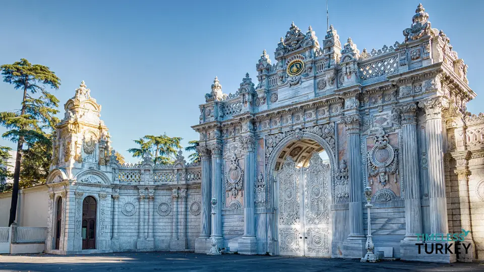Dolmabahçe Sarayı