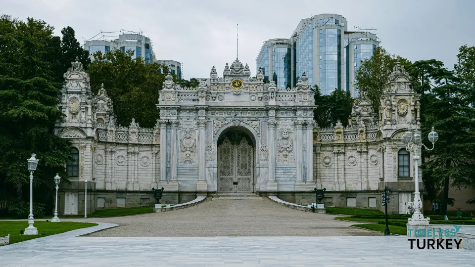 Dolmabahçe Sarayı
